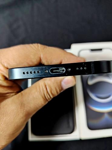 айфон 16е: IPhone 16e, 128 ГБ, черный цвет. Смартфон Apple в компактном — 6