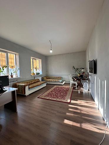 Продажа коттеджей и домов: 🏘️ Продается дом 92 кв.м 119000 $ 📍Ак -ордо 3, рядом — 6