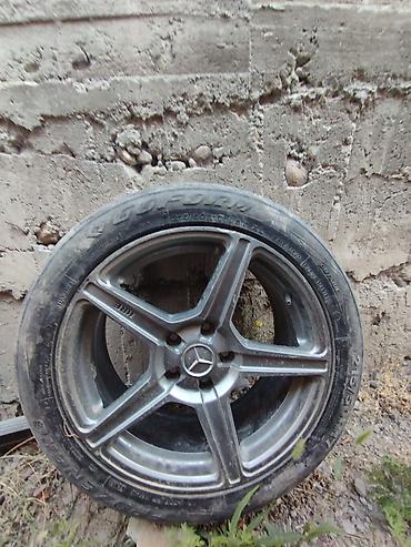 r bit: Литой диск Mercedes с шиной - Диск: 5‑лучевой литой, эмблема Mercedes — 1