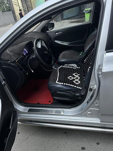 pajero 4: Hyundai Solaris: 2013 г., 1.6 л, Автомат, Газ, Седан — 8