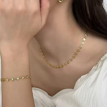 Setovi nakita: Ogrlica + narukvica
Cena:1400din — 5