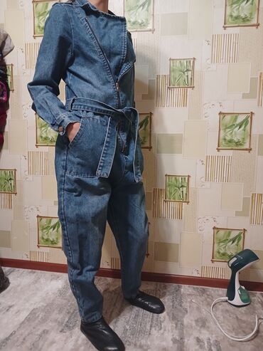 Женские лыжные комбинезоны: Джинсовый комбинезон + синий джемпер 1) Джинсовый комбинезон: - at lalafo.kg — 1 Женские лыжные комбинезоны: Джинсовый комбинезон + синий джемпер 1) Джинсовый комбинезон: - — 1