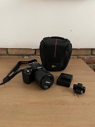 Зеркальная камера Nikon D3200 с комплектным объективом и аксессуарами