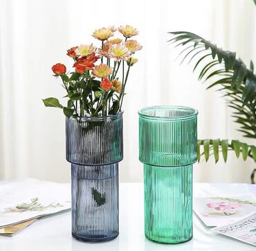 ваза прозрачная: Вазы. Китай. Имеется три цвет: остались прозрачные и 2 шт зеленых. Всё