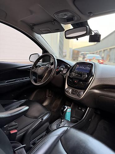 ежемесячно: Chevrolet Spark: 2019 г., 1 л, Автомат, Бензин, Хэтчбэк — 6