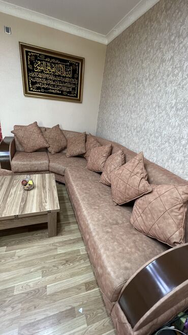 мебель для гостиной: Угловой диван, Б/у, Раскладной, С подъемным механизмом, Нет доставки
