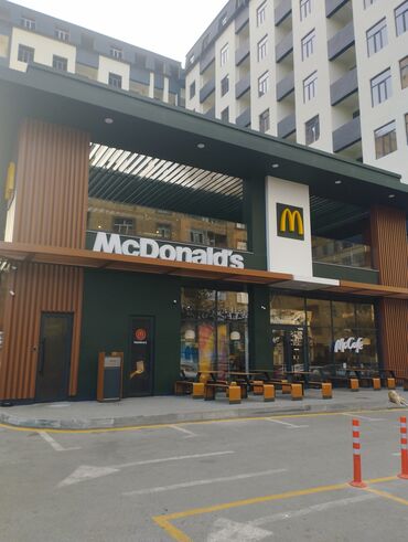 Digər kommersiya daşınmaz əmlakı: Xirdalan s Heydər Ə parkının yanında MCdonals üstünde 53.07 kv 10 — 1