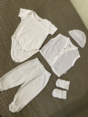 Dəstlər: Uşaq dəsti, Uniseks, 3 - 6 ay — 4