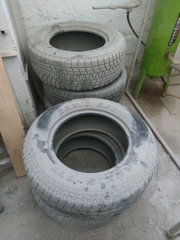 Шины: Шины 265 / 65 / R 17, Лето, Б/у, Комплект, Внедорожные (АТ/МТ), Maxxis