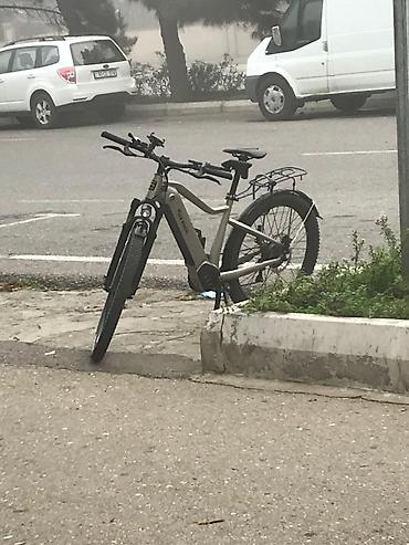 Velosipedlər: Elehtrikli velosiped tam sarj ile 80-100 km gedir. Marka 5TH whell dir — 2