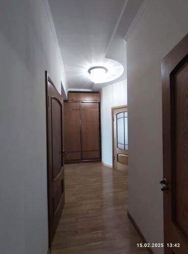 Долгосрочная аренда квартир: 3 комнаты, Риэлтор, Без подселения, С мебелью полностью — 18