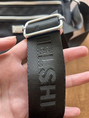 Çantalar: Çantalar satılır teze kimidir. 2 birlikde satılır. İki 10 azn tek tek — 4