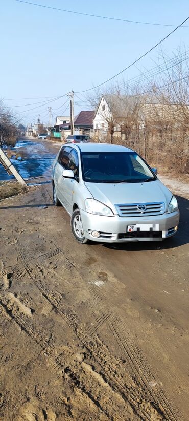 тайота gx: Toyota Ipsum: 2002 г., 2.4 л, Автомат, Бензин, Вэн/Минивэн