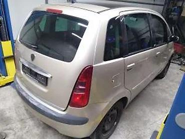 golf 5 slike: Lancia Musa gepek vrata kod boje 261/a. Lancia Musa gepek vrata kod — 1