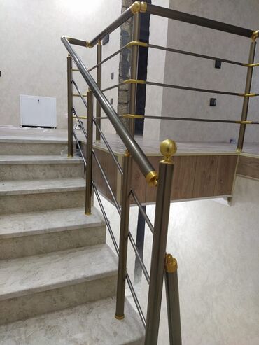 Pilləkən məhəccərləri: Mərmər pilləkənlər üçün metal və dekorativ məhəccər istehsalı və — 10