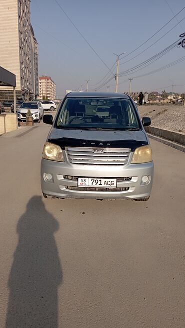 электро минивен: Toyota Noah: 2003 г., 2 л, Автомат, Бензин, Минивэн