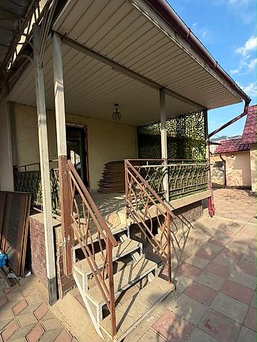 Продажа коттеджей и домов: 4 комнаты, 212 м², 4 соток, Бишкек, Кок-Жар мкр Собственник — 14