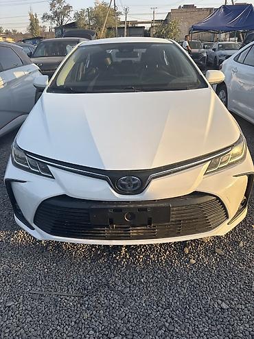 byd e1: Toyota Corolla: 2021 г., 1.8 л, Автомат, Гибрид, Седан — 2