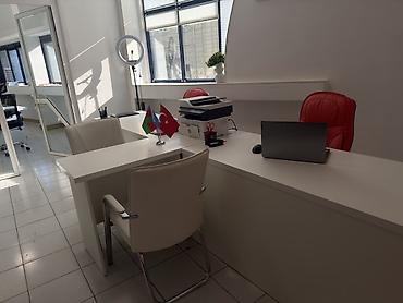 sahil əmlak: Kollektiv iş və təlimlər üçün tam təchiz olunmuş ofis/konfrans otağı — 1