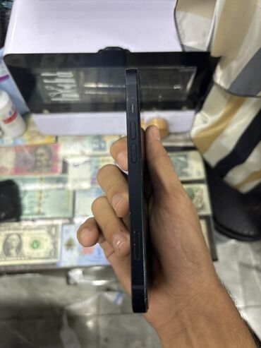 Apple iPhone: IPhone 13, 128 GB, Qara, Face ID — 10