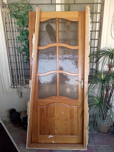 Qapılar və aksessuarlar: Taxta giriş/otaq qapısı – şüşəli model - Material: təbii ağac (şam — 1