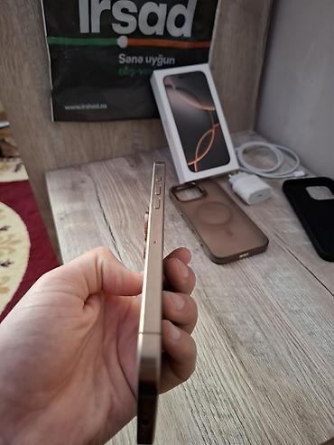 Apple iPhone: IPhone 15 Pro, Natural Titanium, Face ID — 10