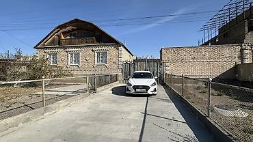 Продажа коттеджей и домов: Продается дом в городе Балыкчы с двором и хозяйственными постройками — 1