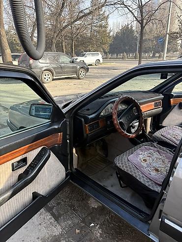 Audi: Audi 100: 1990 г., 2.3 л, Механика, Бензин, Седан — 4