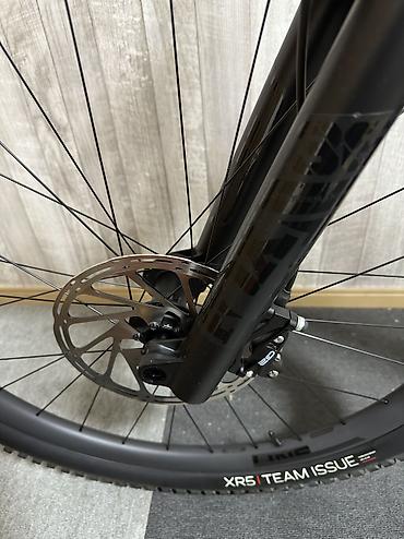 fit shuttle: TREK Fuel EX 9.8 GX Gen 5 2023 фулл карбон, топовый трейловый байк. Из — 7