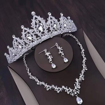 grcka prstenovi: Set: Crown, Earrings, Bracelet, Material: Cubic zirconia