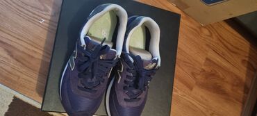 Кроссовки и спортивная обувь: Кроссовки New Balance original 37 размер в отличном состоянии 1800 сом