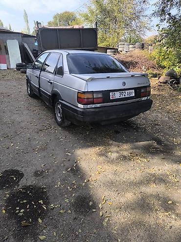 1989: Volkswagen Passat: 1989 г., Седан — 3