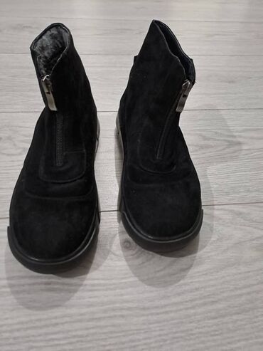 Ботинки и ботильоны: Женские ботильоны, ботинки зимние и осенние. У всех разные цены по 500 — 14