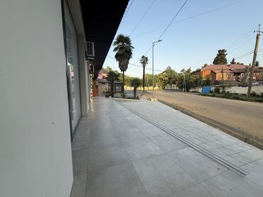 Digər kommersiya daşınmaz əmlakı: Obyekt Statiska binasinin tam yaninda yerleşir. İcereye verilen obyekt — 18