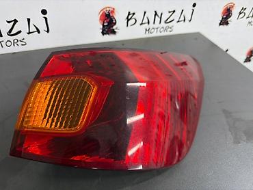 калдина фара: Задний правый стоп-сигнал Toyota 2003 г., Б/у, Оригинал, Япония — 3