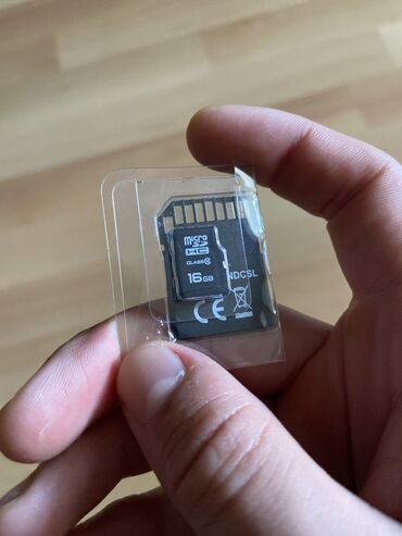 Yaddaş kartları: Micro sd card 16 gb + ustunde computer ucun adapter 16 gb ucun tezedi