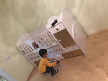 Для девочки и мальчика, Б/у, Колыбель, С матрасом, С механизмом качания