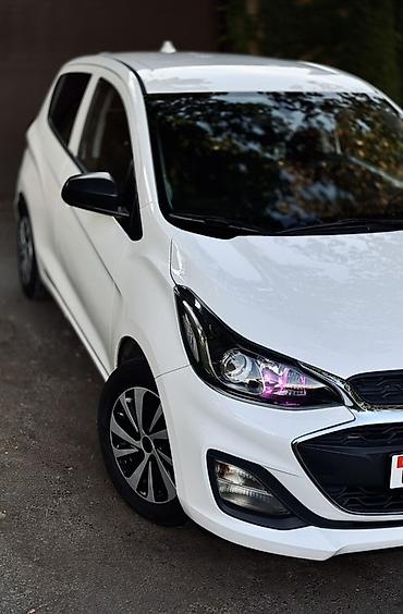 Chevrolet Spark: 2018 г., 1 л, Вариатор, Бензин, Хэтчбэк at lalafo.kg Chevrolet Spark: 2018 г., 1 л, Вариатор, Бензин, Хэтчбэк