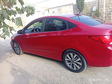 hyundai sonata sukan: Hyundai Accent sedan – qırmızı rəng - Kuzov: 4 qapılı sedan, parlaq — 3