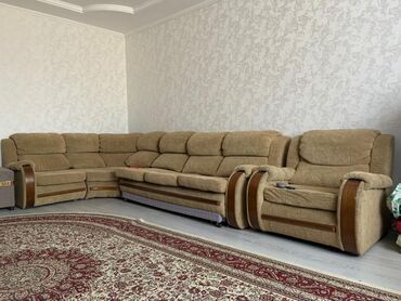угловой диван раздвижной: Угловой диван, цвет - Бежевый, Б/у