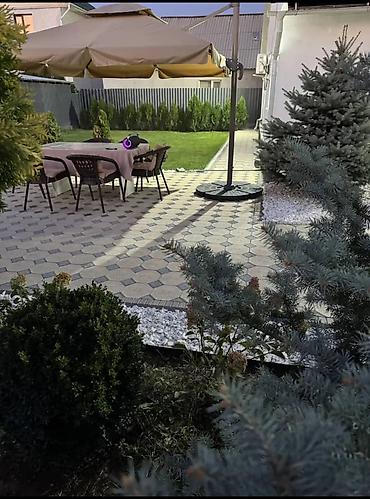 Продажа коттеджей и домов: 🏡 Продается 4-комнатный дом 📍 Район: ж/м Ак-Орго (по ул. Алыкулова) — 14