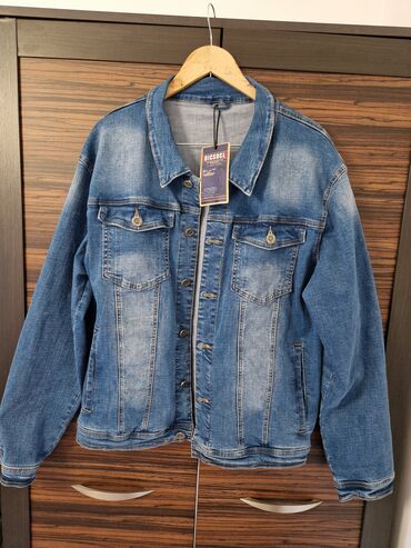 джинсовые куртки с нашивками: Куртка 4XL (EU 48), цвет - Голубой
