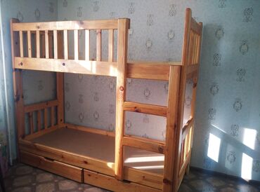 защитный барьер для взрослой кровати: Спальный гарнитур, Двухъярусная кровать, цвет - Бежевый, Б/у