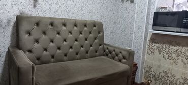 бескаркасный диван кровать: Түз диван, Колдонулган