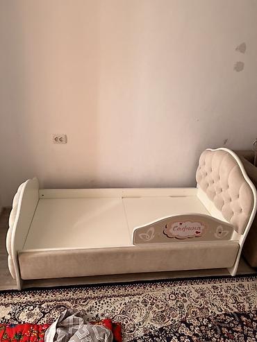 сафа: Детская кровать с мягкими изголовьем и изножьем - Размер спального — 1