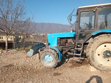 Traktorlar: Belarus 82.1 traktor – ön bıçaqlı (buldozer tipli) Xüsusiyyətlər: - — 8