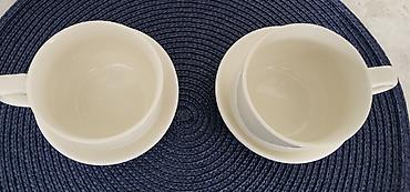 Наборы посуды: Продаются чашки с блюдцем, подойдут для кейтеринга. При покупке — 3