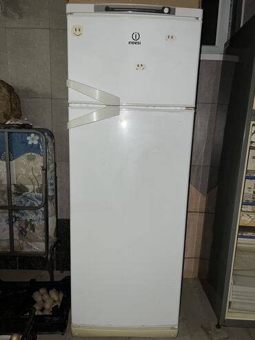 Qabyuyan maşınlar: İşlənmiş 2 qapılı Indesit Soyuducu Satılır, rəng - Ağ