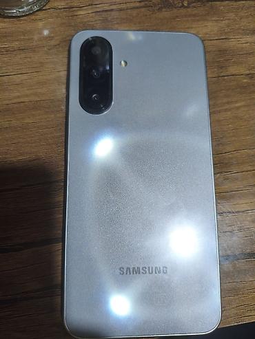 a17 samsung: Samsung Galaxy A17, 256 GB, rəng - Gümüşü — 2