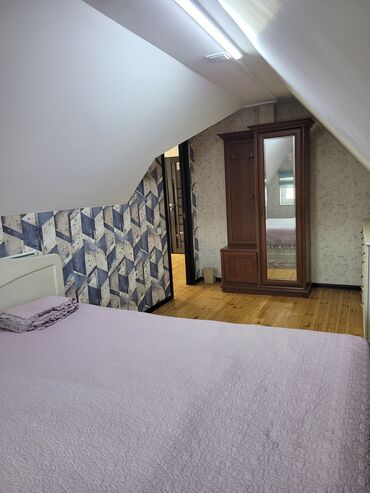 Посуточная аренда комнат: Хостел в центре бишкека
мужской зал
женский зал
кухня
душ